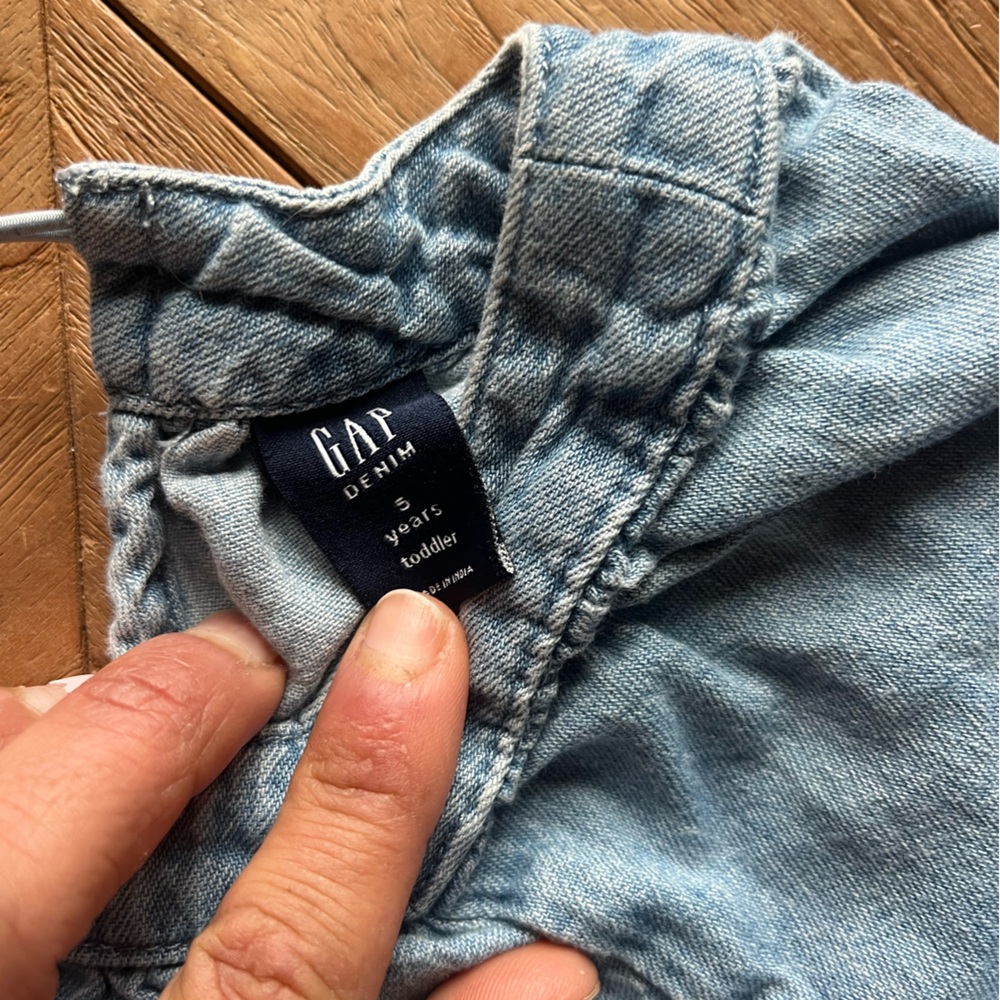 Gaps chambray girls shirt
